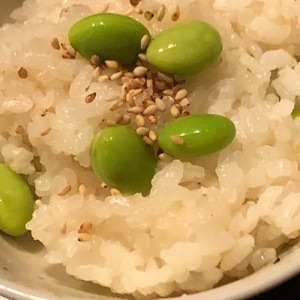 塩茹でした枝豆を使って☆簡単混ぜるだけの枝豆ご飯